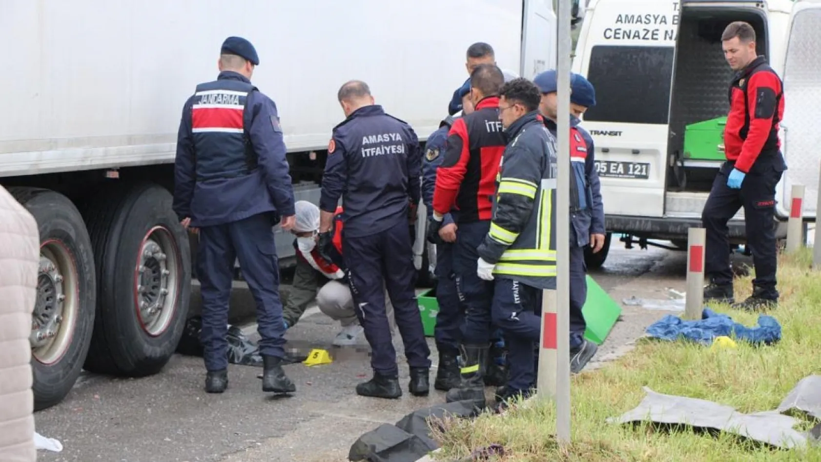 Cenaze dönüşü feci kaza: Otomobilden fırlayan bebek hayatını kaybetti