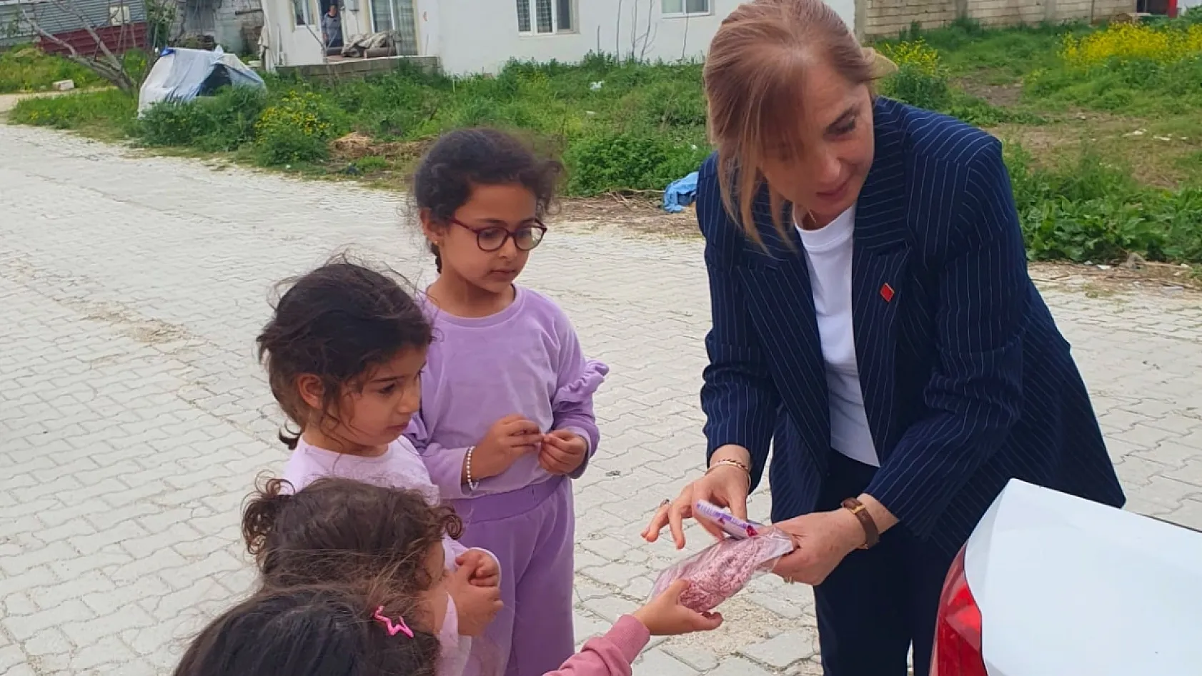 CHP Fethiye Kadın Kolları'ndan Depremzede Çocuklara Anlamlı Destek