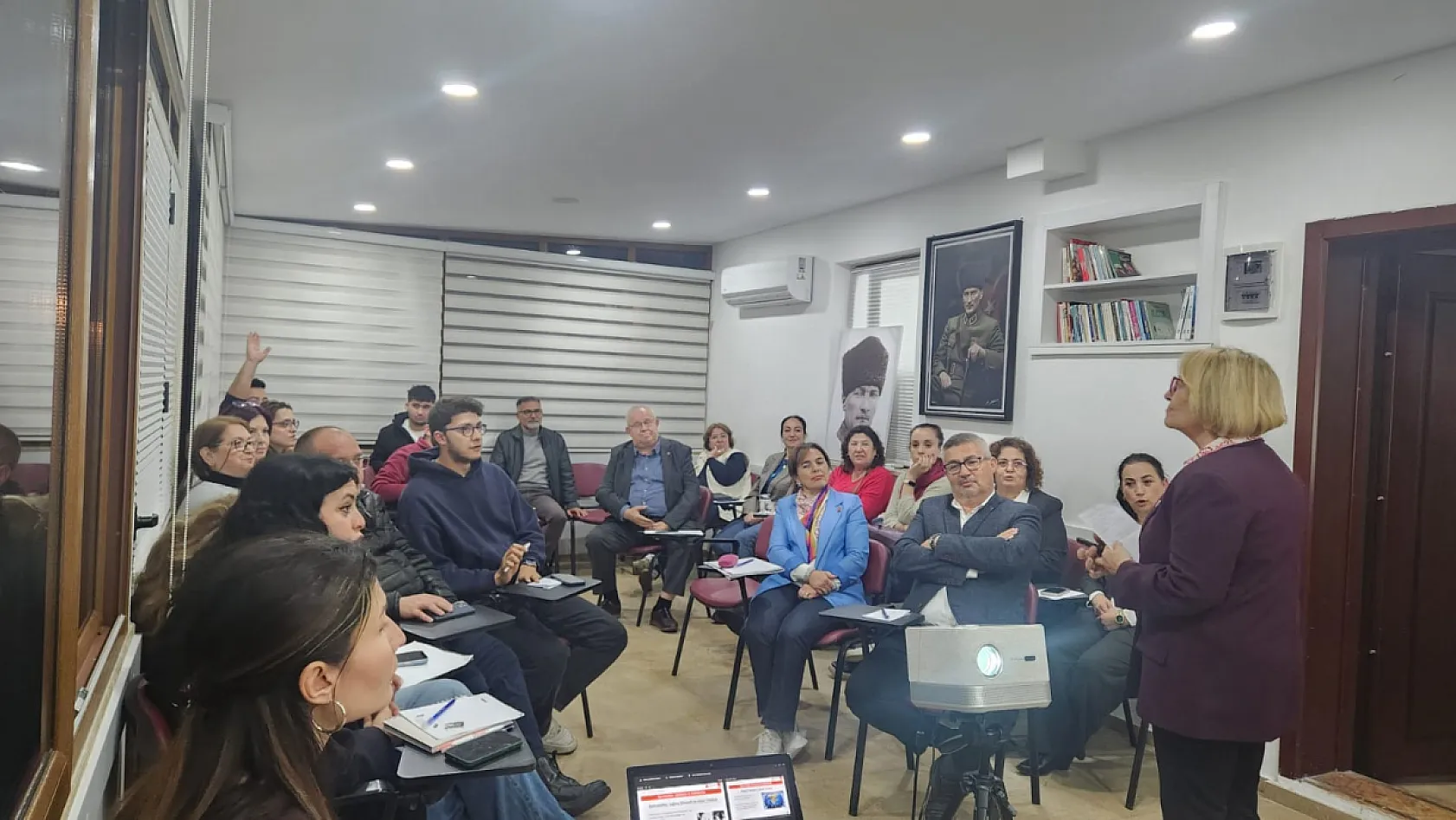CHP Fethiye'de 'Temel Üye Eğitimi' tamamlandı