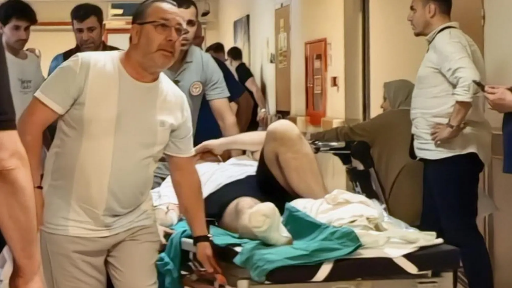 Çim biçerken parmaklarını biçti