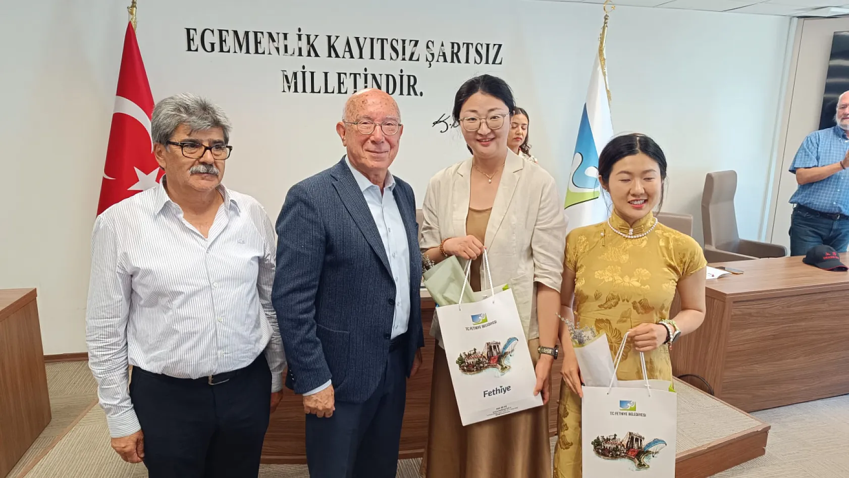Çinli öğrencilerden Fethiye Belediyesi'ne dostluk ziyareti
