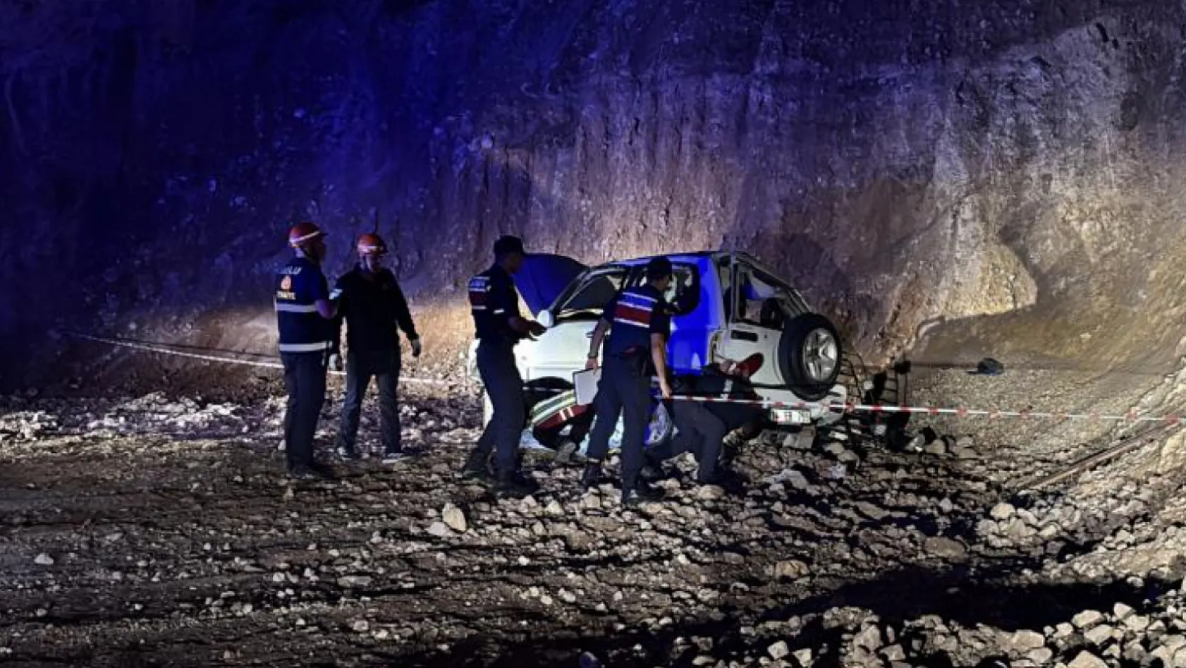 Cip 15 metrelik uçurumdan uçtu: 2 sevgili hayatını kaybetti