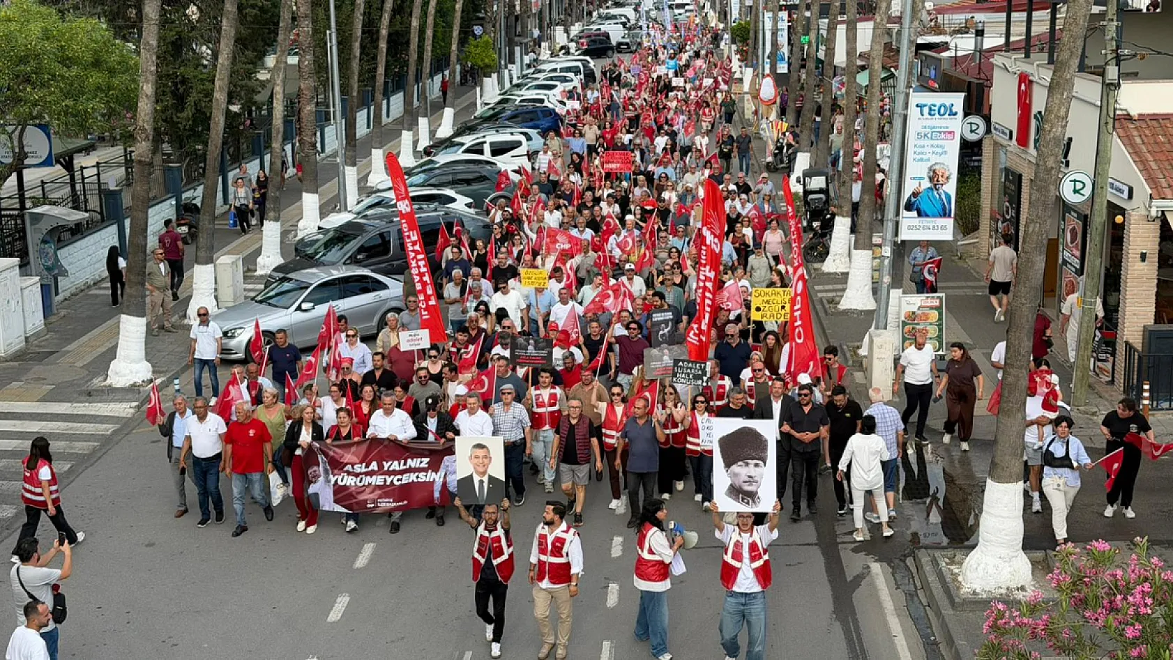 Fethiye'de 'Sandık İradesi' Yürüyüşü