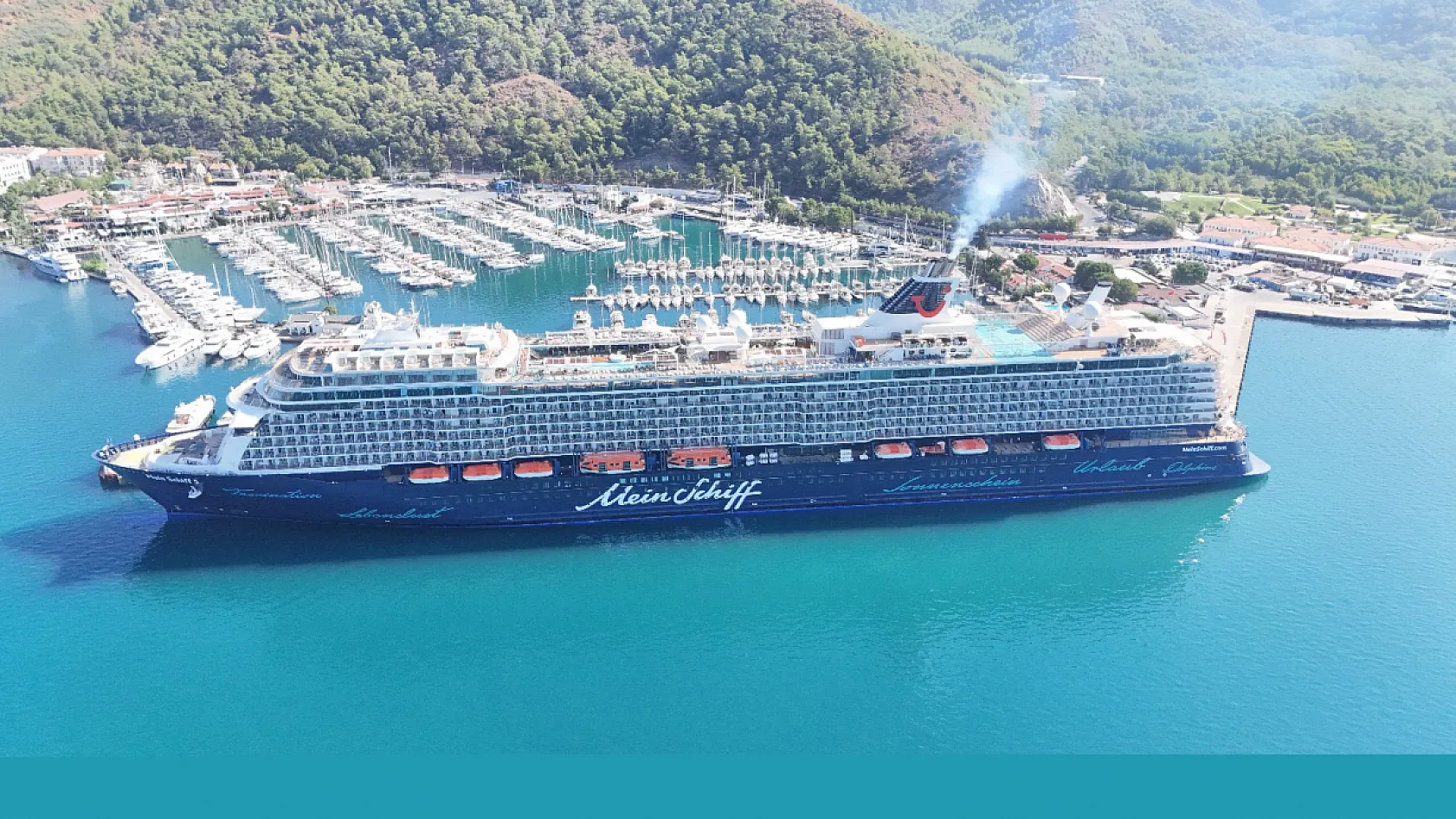 Marmaris'e 'Mein Schiff 5' kruvaziyeri ile 2 bin 600 turist geldi