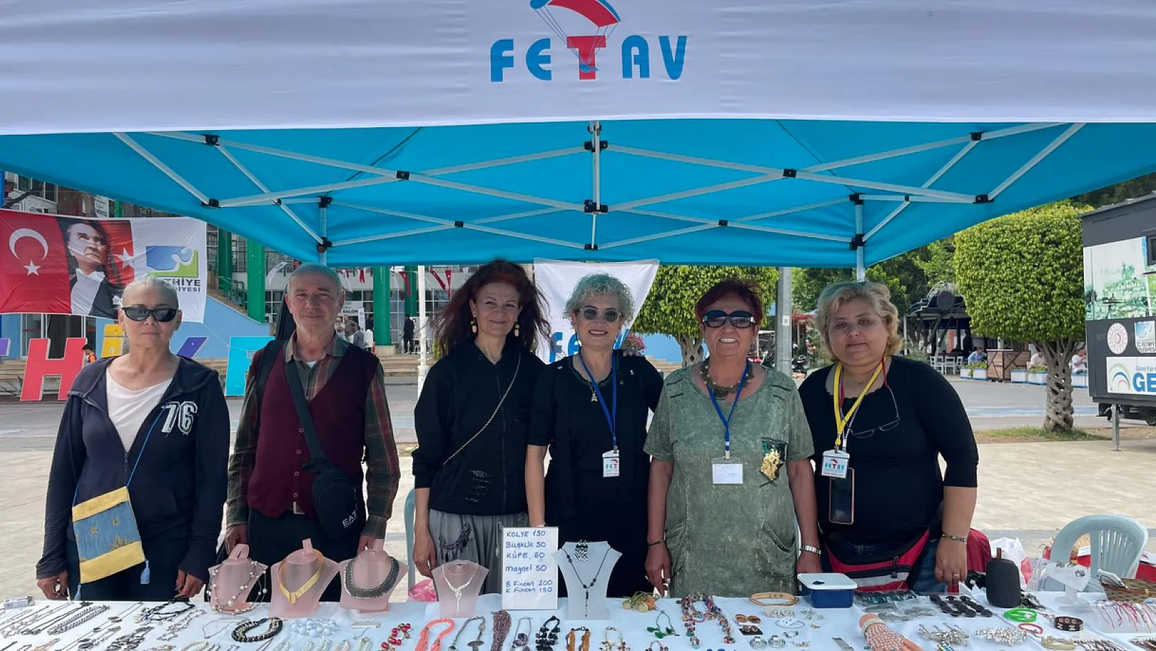 Fethiye'de Anneler Günü için el emeği stantları açıldı
