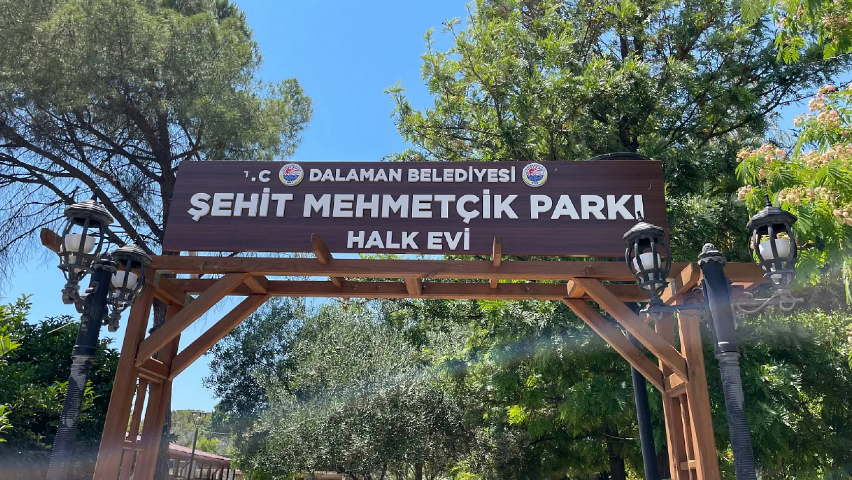 Dalaman Belediyesi Çay Bahçesi Vatandaşların Gözdesi: 'Günümüzün Büyük Bölümü Burada Geçiyor'