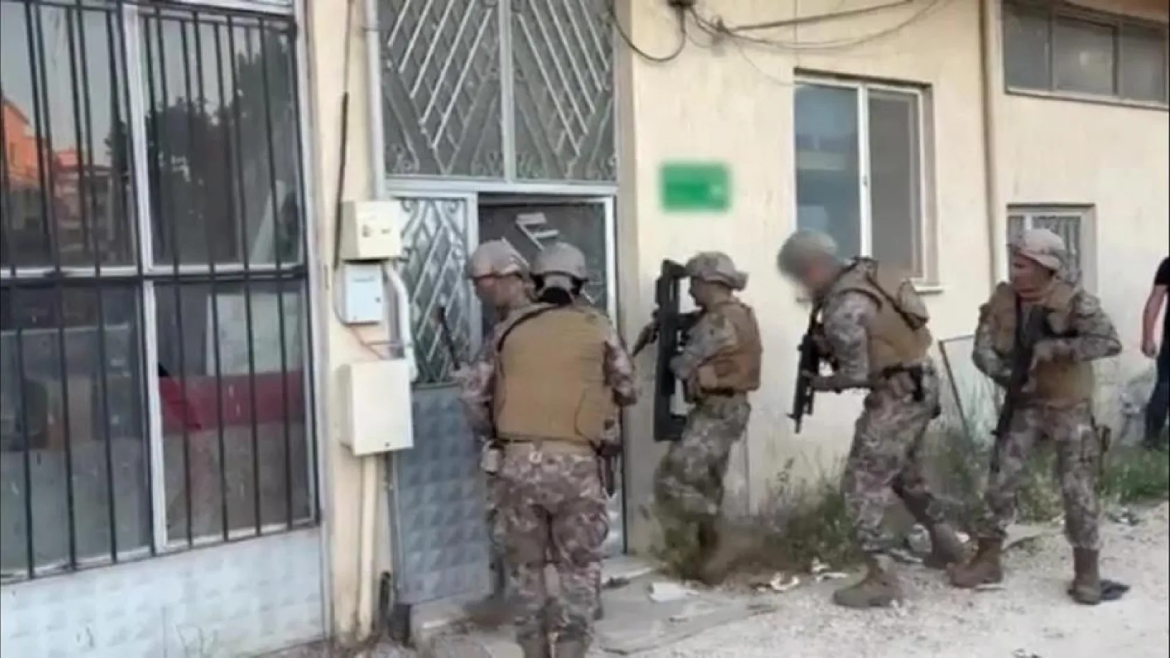 Daltonların adını kullanan örgüte büyük darbe...Evi kurşunlayıp kaydettiler, polis çok geçmeden çökertti...