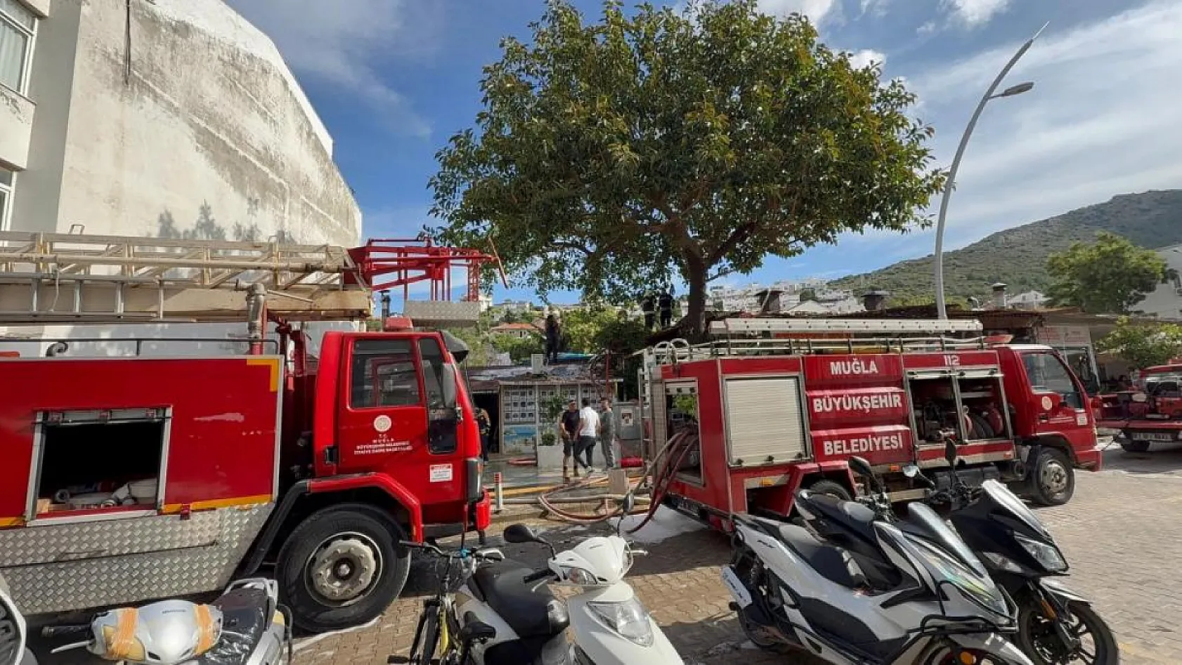 Datça'da işletme bacasında çıkan yangın paniğe neden oldu