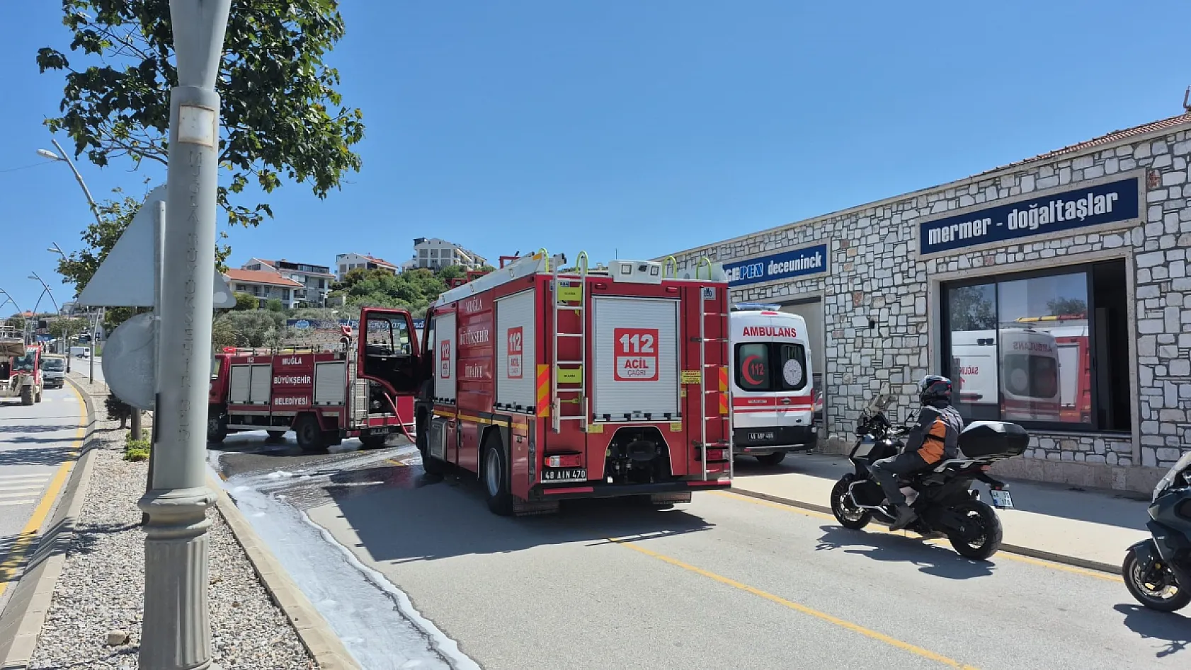 Datça'da ticari araç küle döndü