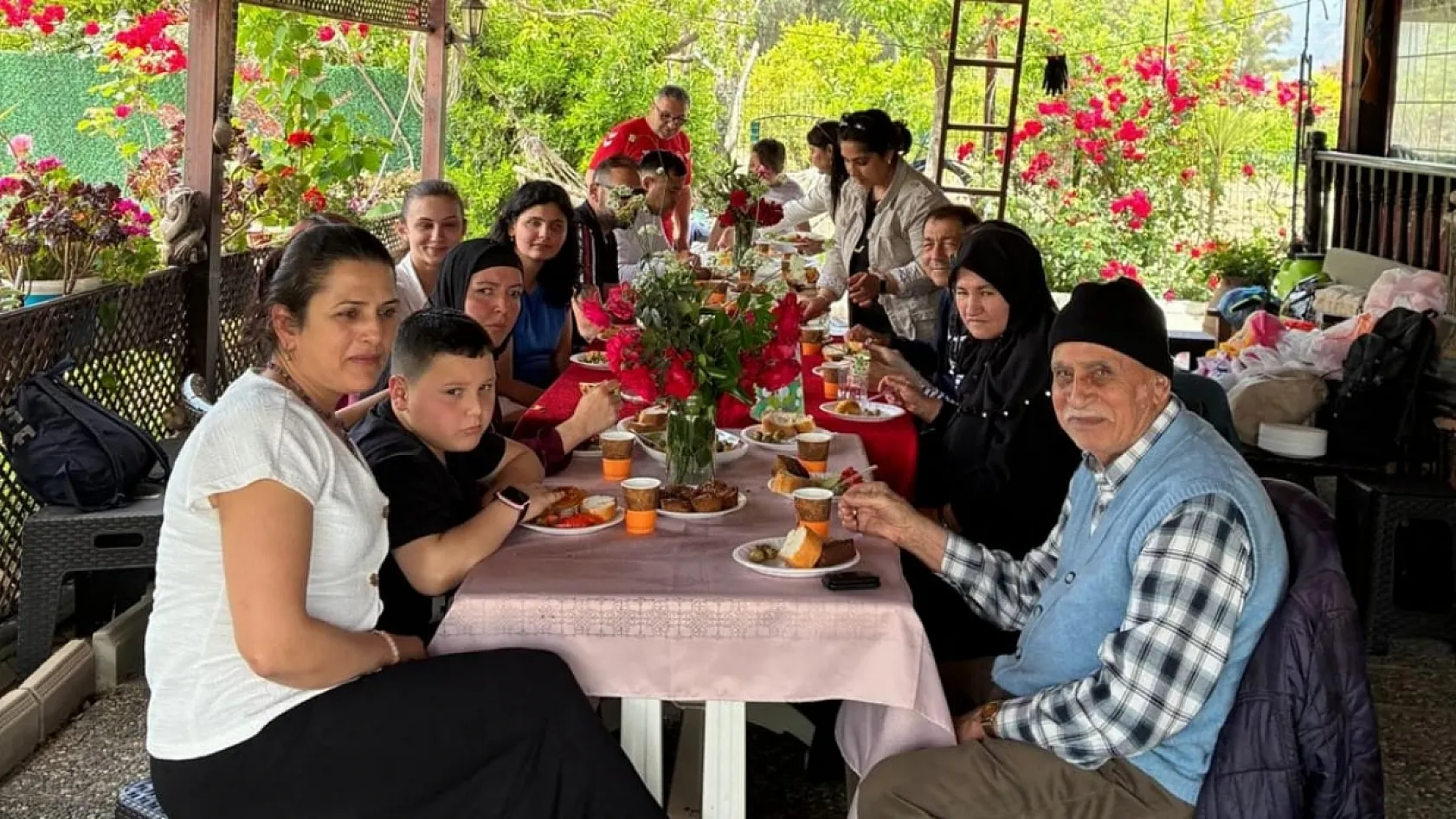 Görme Engelliler ve Özel Sporcular Ula Gökova'da Kahvaltıda Buluştu
