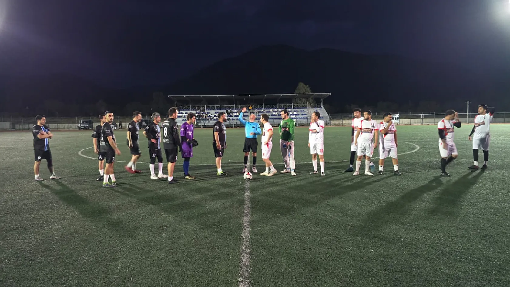 Fethiye'de Mahalleler Arası Futbol Turnuvası'nda heyecan artıyor: Final İlçe Stadyumu'nda