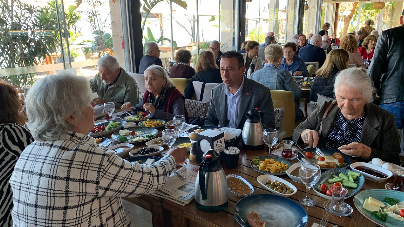 Fethiye'de Köy Enstitüleri'nin Kuruluş Yıldönümünde Dostluk Kahvaltısı