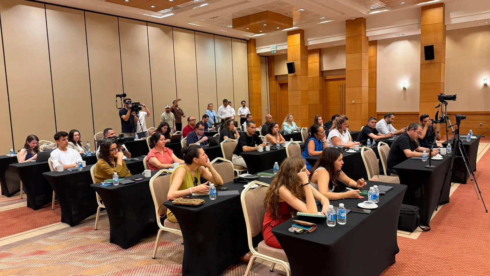 Deniz kaplumbağaları için 'Kırmızı Işık Projesi' Fethiye'de tanıtıldı