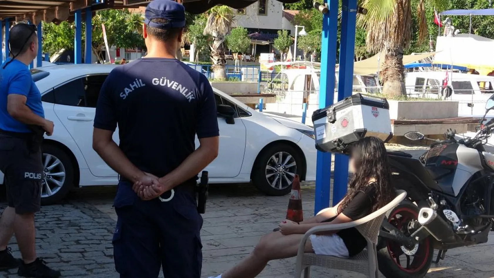 Denizde mahsur kalan 15 yaşındaki kız çocuğu kurtarıldı