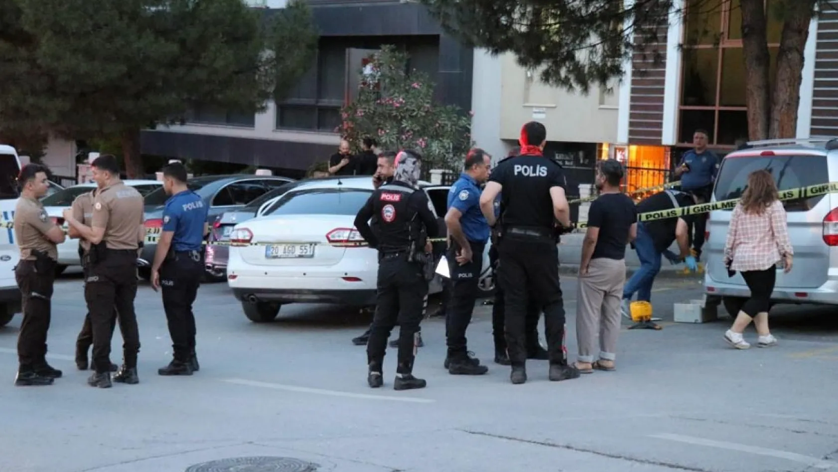 Denizli'de küçük çocuğun gözü önünde 2 kadına kurşun yağdırdı