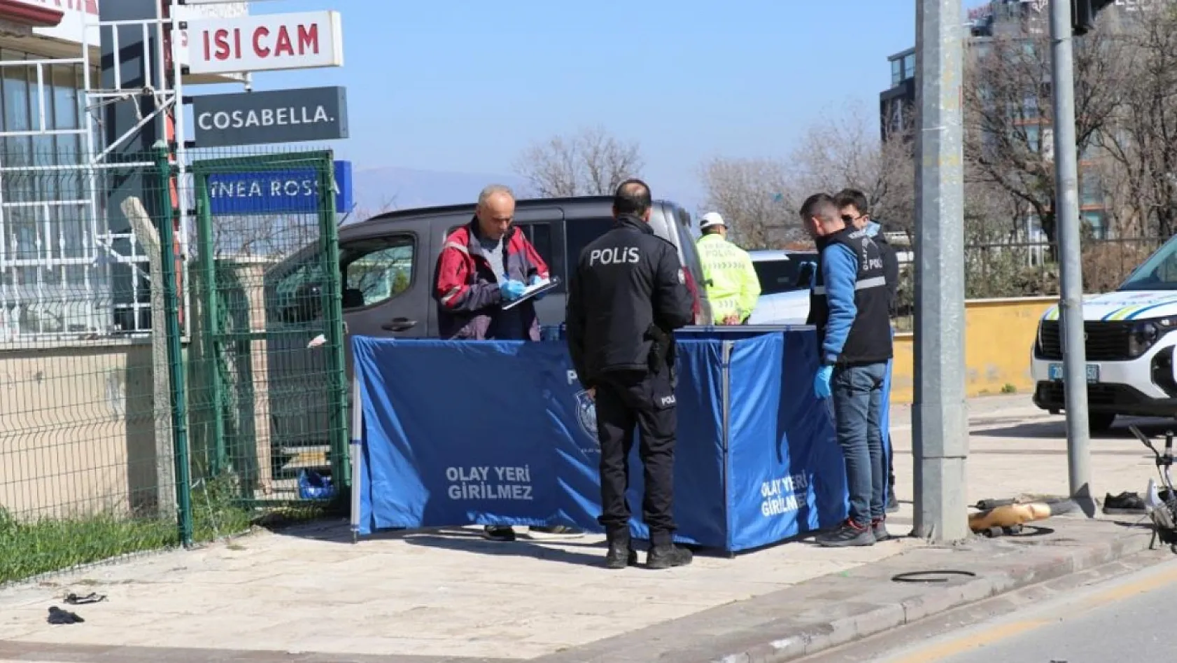 Denizli'de motosikletiyle yaya geçidinden geçmek isteyen adam hayatını kaybetti