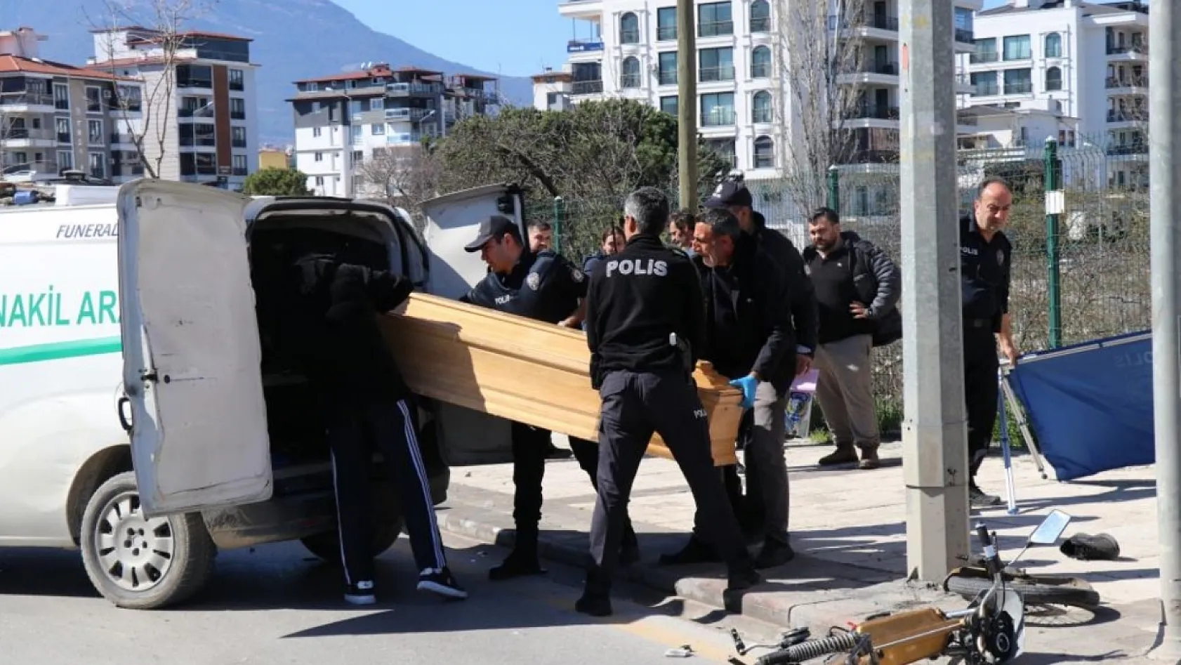 Denizli'de motosikletiyle yaya geçidinden geçmek isteyen adam hayatını kaybetti