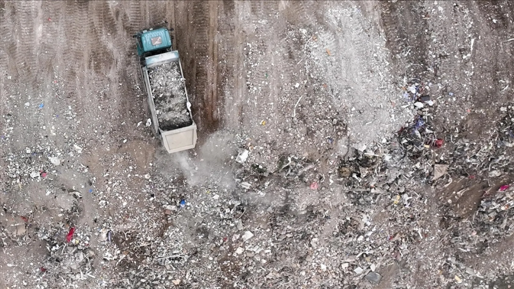 Depremde 35 kişinin öldüğü Ezgi Apartmanı'na ilişkin davada aranan firari sanık Muğla'da yakalandı