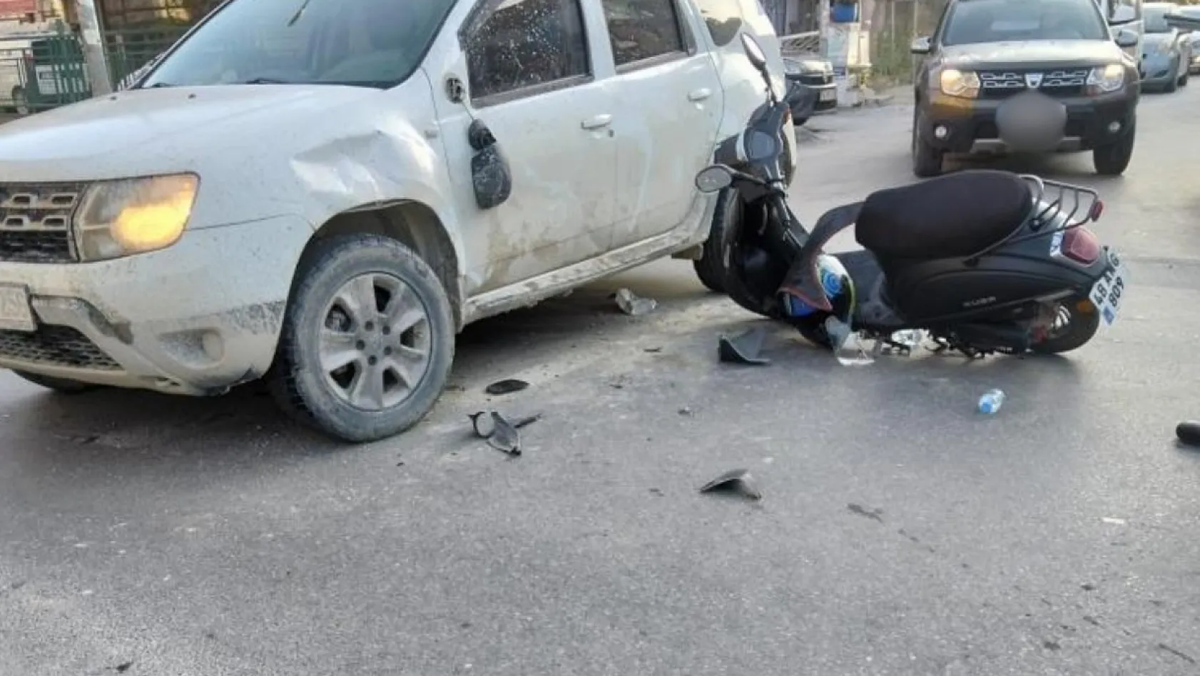 Milas'ta motosikletle otomobil çarpıştı: 1 yaralı