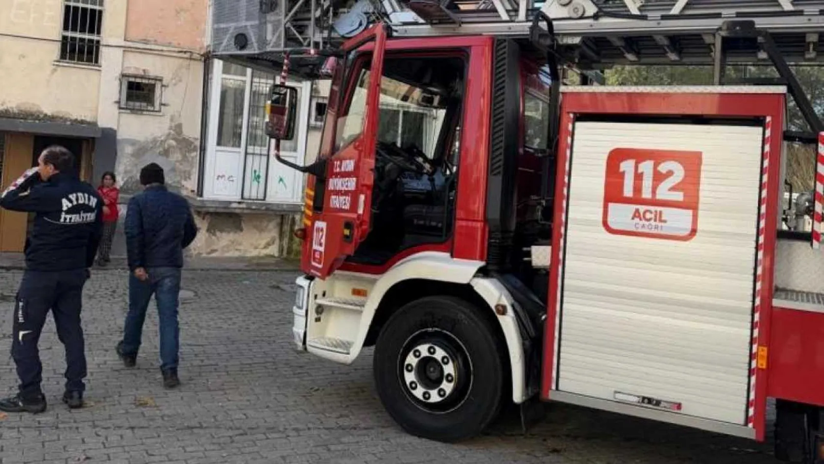 Çamaşır makinesinden çıkan yangın panikletti