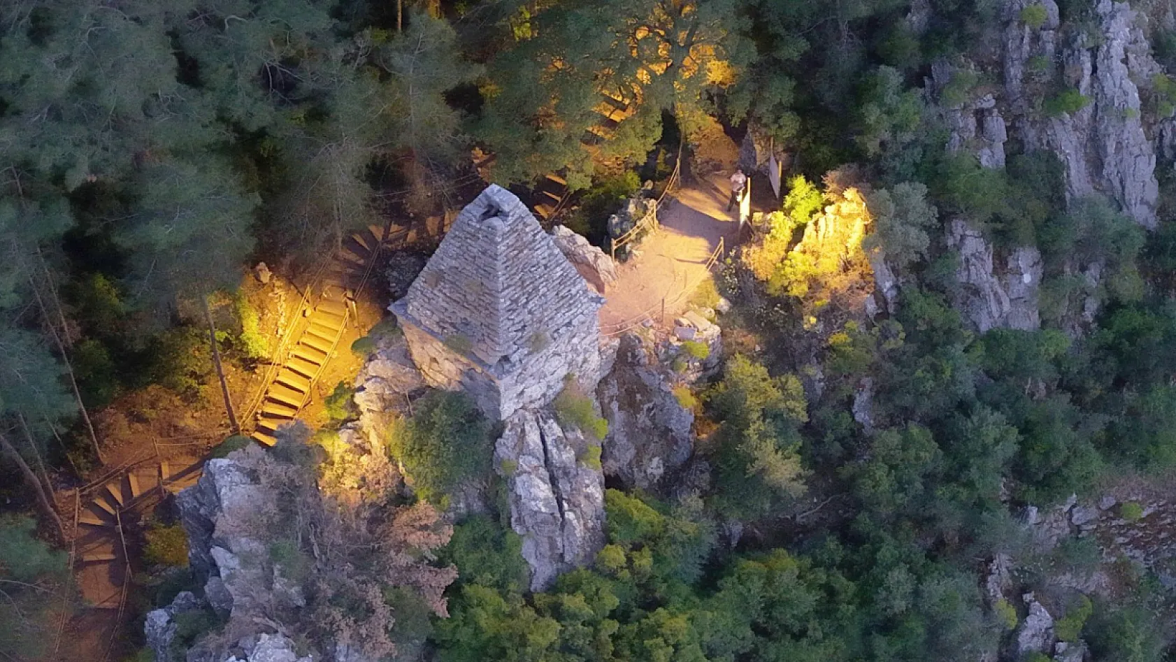 Marmaris'in Tarihi Mirası Diagoras'ın Mezarı Yeni Görünümüne Kavuştu