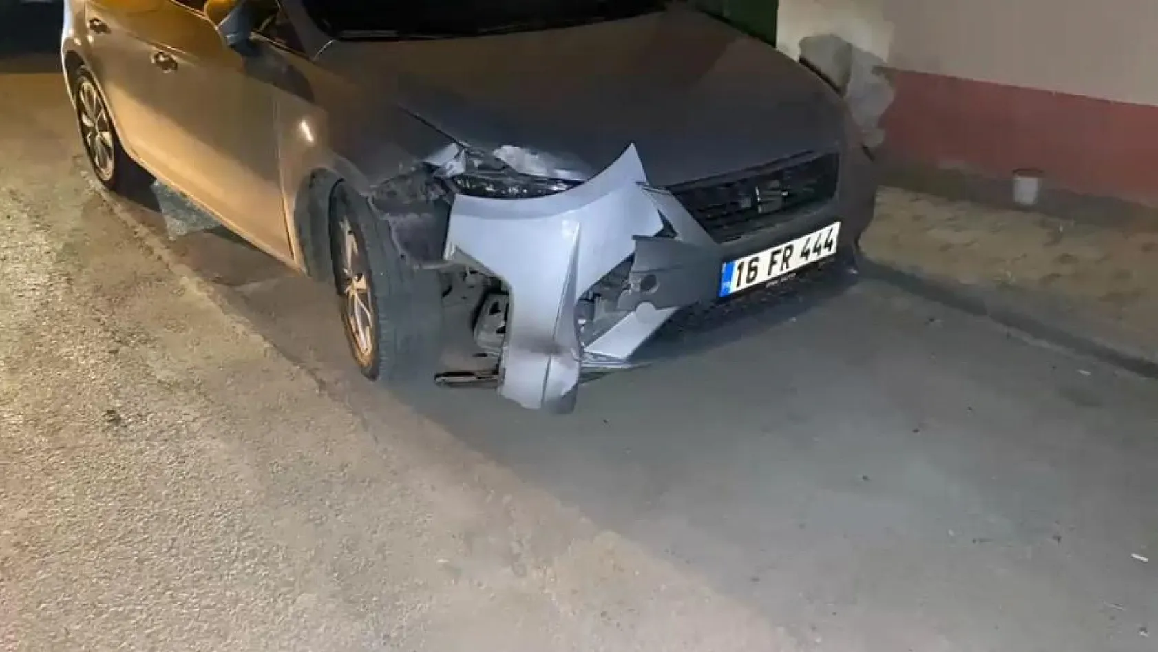 Direksiyon başında fenalaşan sürücü zincirleme kazaya neden oldu