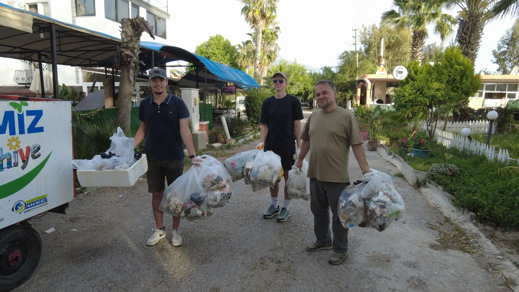 Fethiye'de caretta carettalar için anlamlı temizlik: Gönüllüler Çalış Sahili'nde buluştu