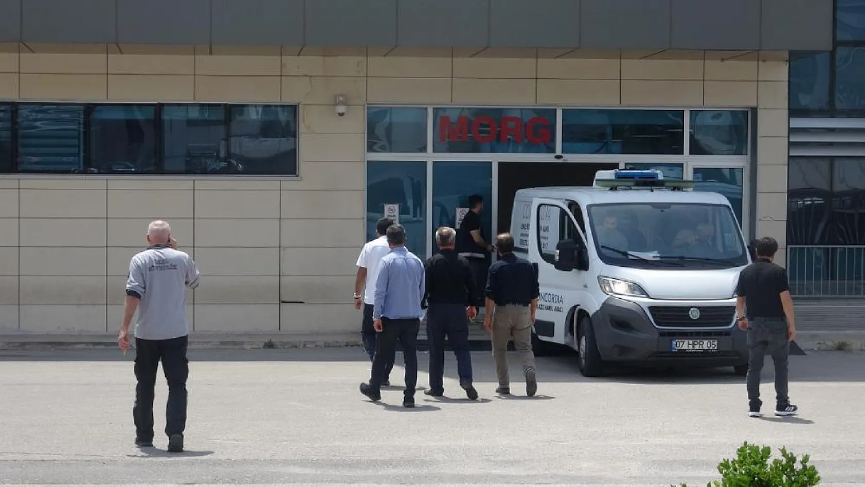 DNA testi işlemleri tamamlanan Kübra'nın cenazesi ailesi tarafından teslim alındı