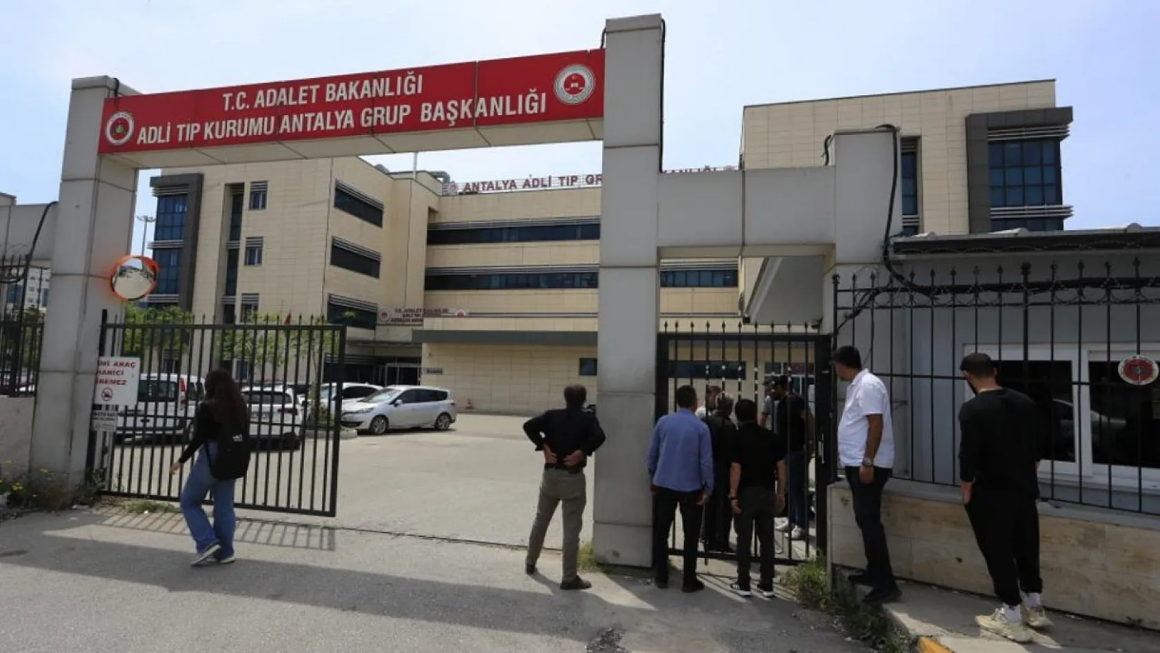 DNA testi işlemleri tamamlanan Kübra'nın cenazesi ailesi tarafından teslim alındı