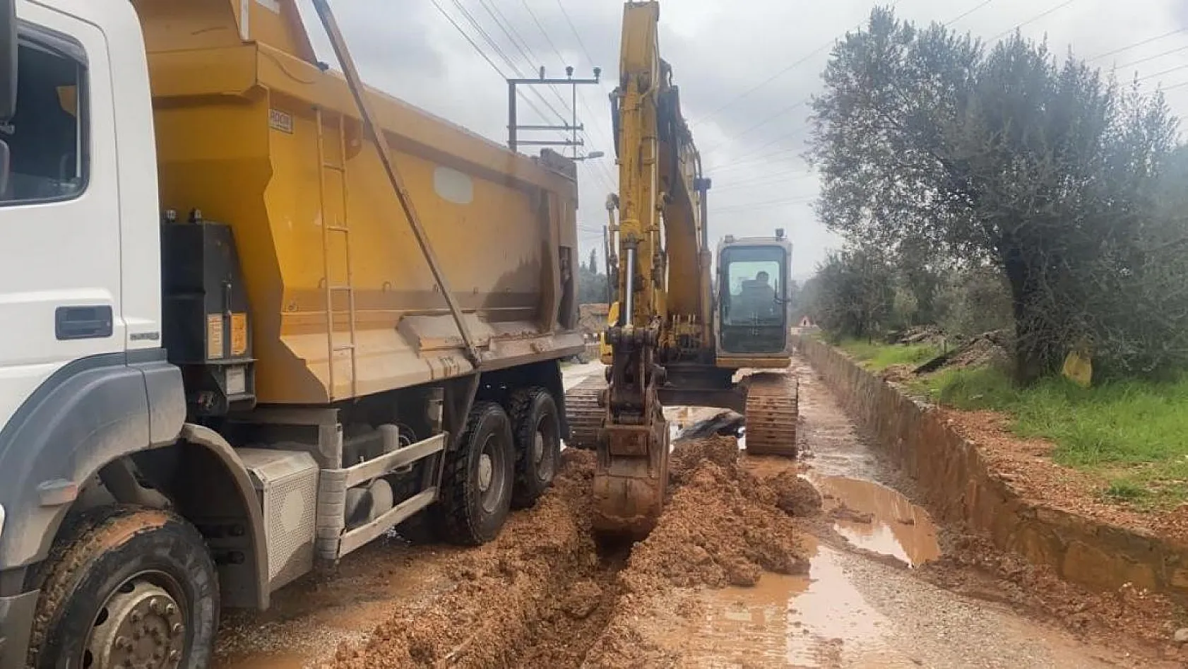 Belediye Yolda Çalışma Başlattı