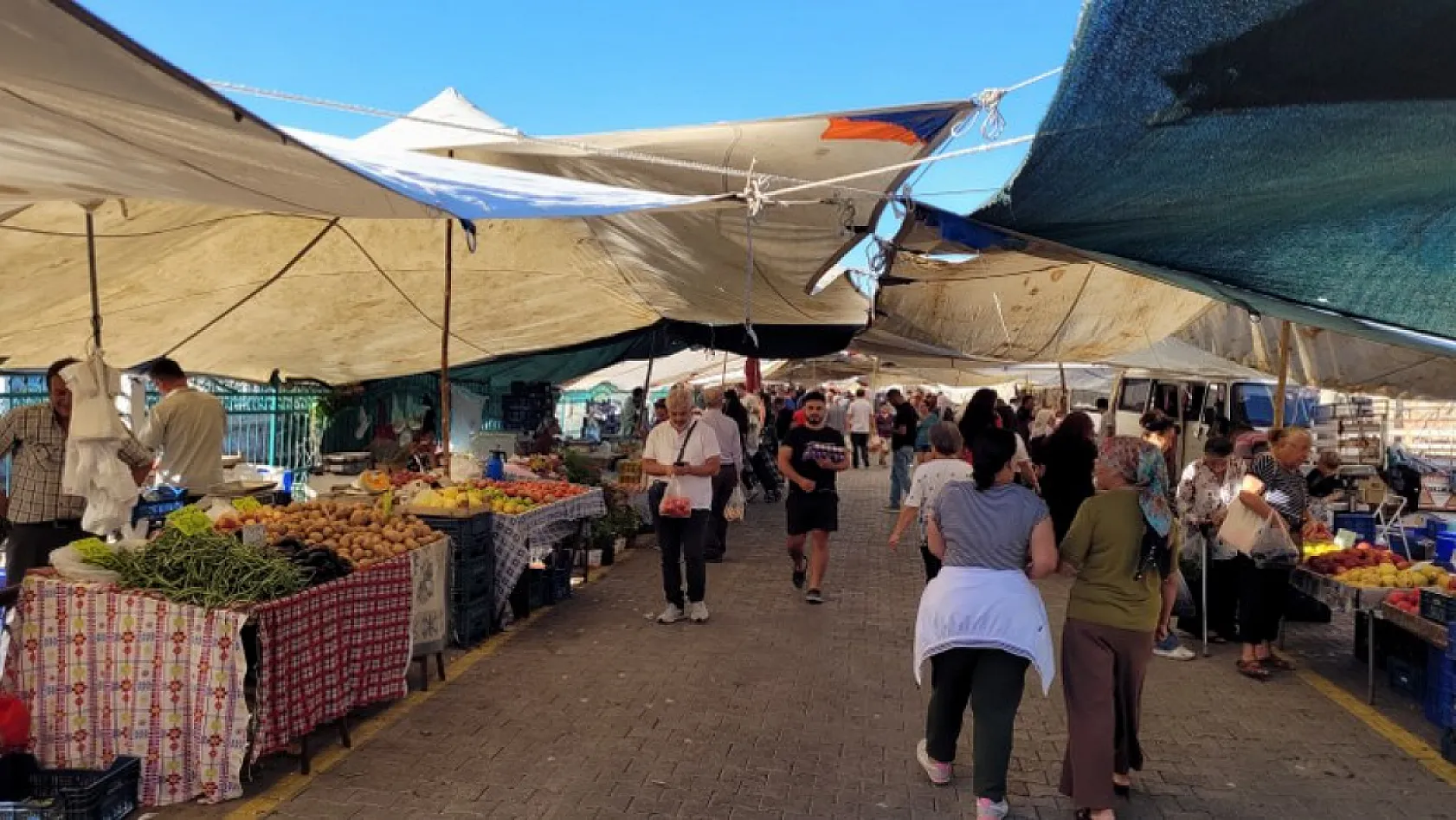 Fethiye Cuma Pazarı'na çevre ilçelerden de ilgi yoğun