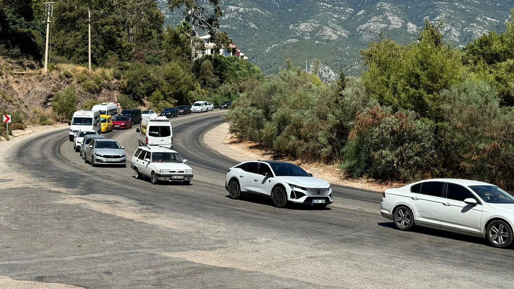 Fethiye'de Ölüdeniz Trafiği Bitmek Bilmiyor, Vatandaşlar İsyan Ediyor