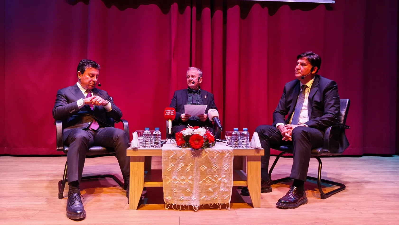 Fethiye'de 'Gün Batımı Söyleşileri' Etkinliği Gerçekleştirildi