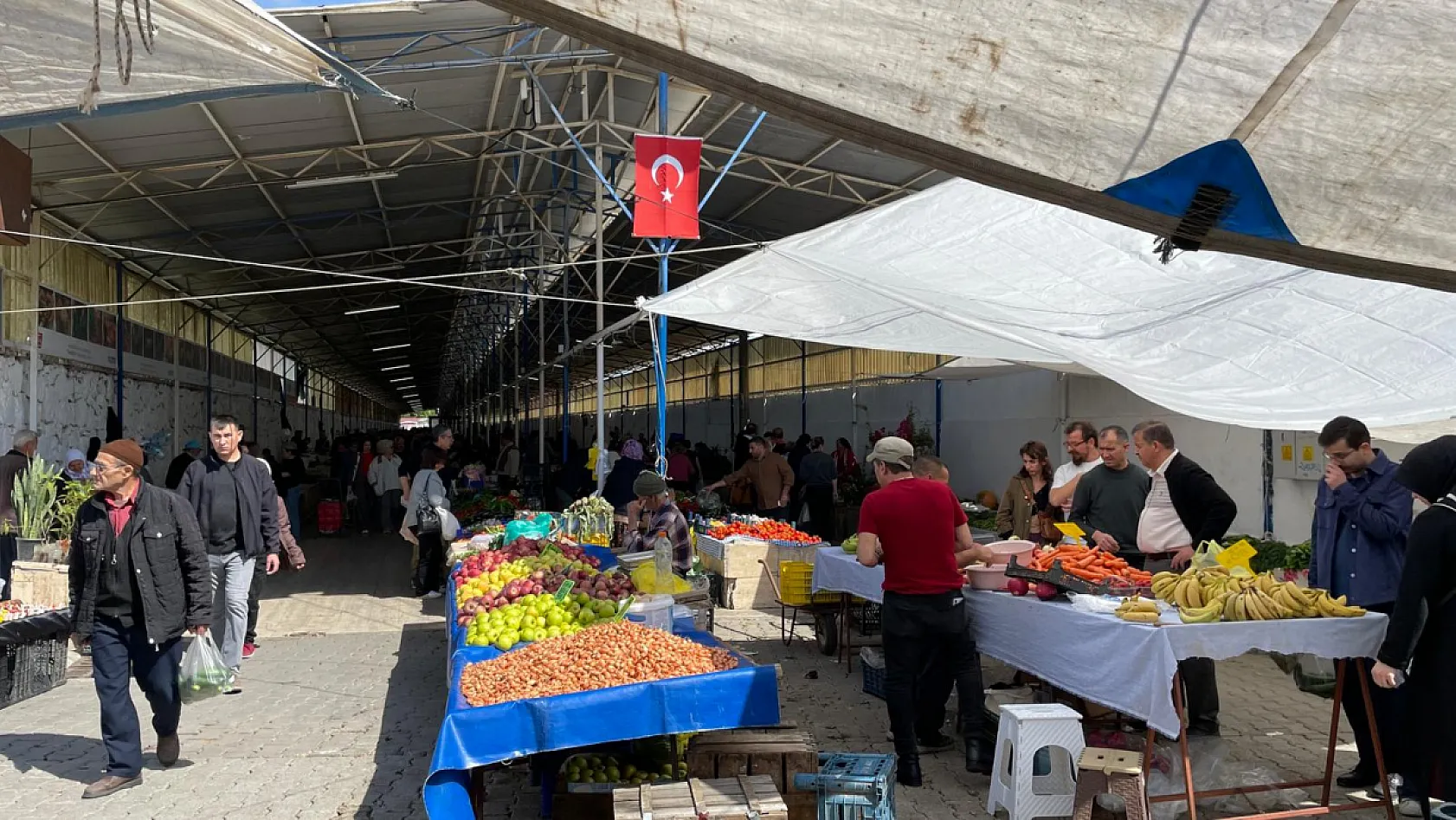 Fethiye'de Cuma Pazarı Bu Hafta Perşembe Kuruldu