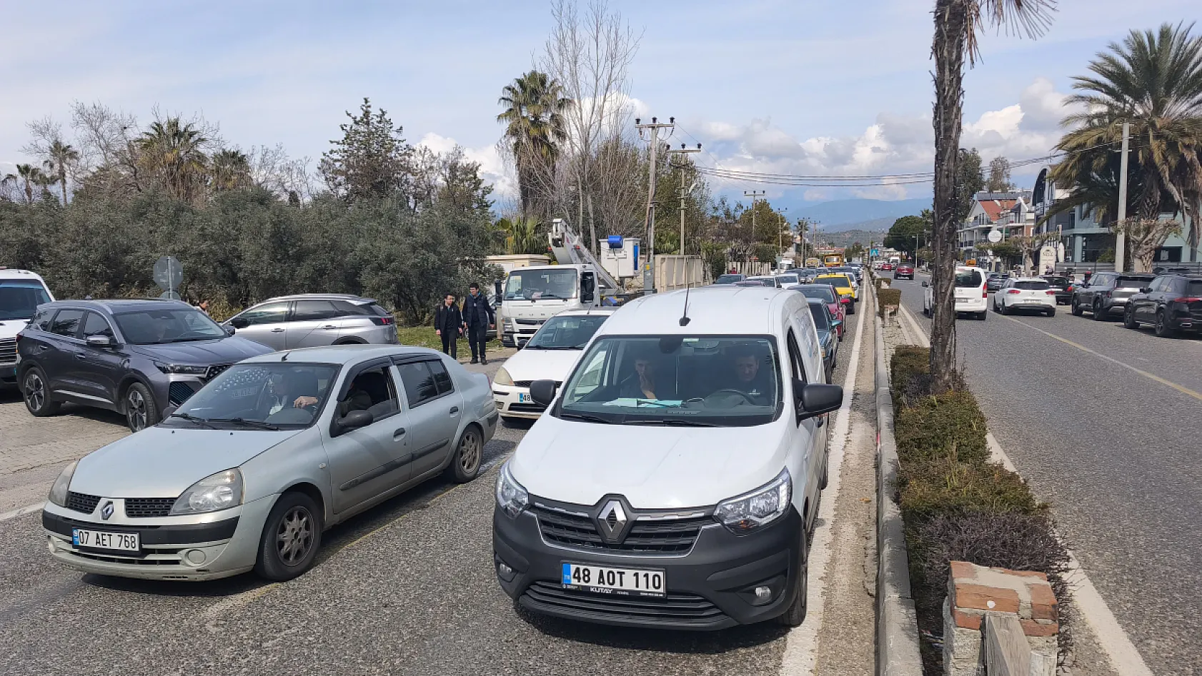 Fethiye'de Şehit Fethi Bey anma töreni sonrası trafik yoğunluğu yaşandı