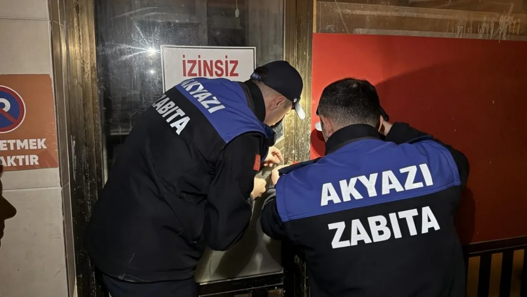 Tatlı hamurunu ayağıyla çiğnedi