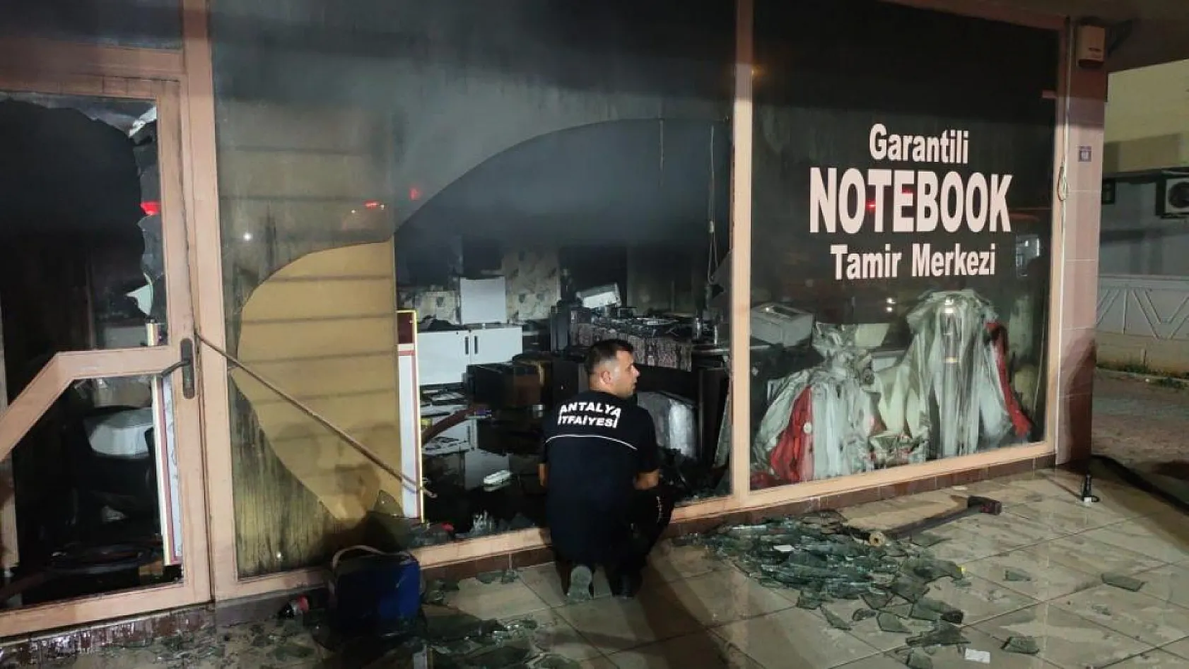 Ekmek teknesinin yandığını görünce gözyaşlarına boğuldu