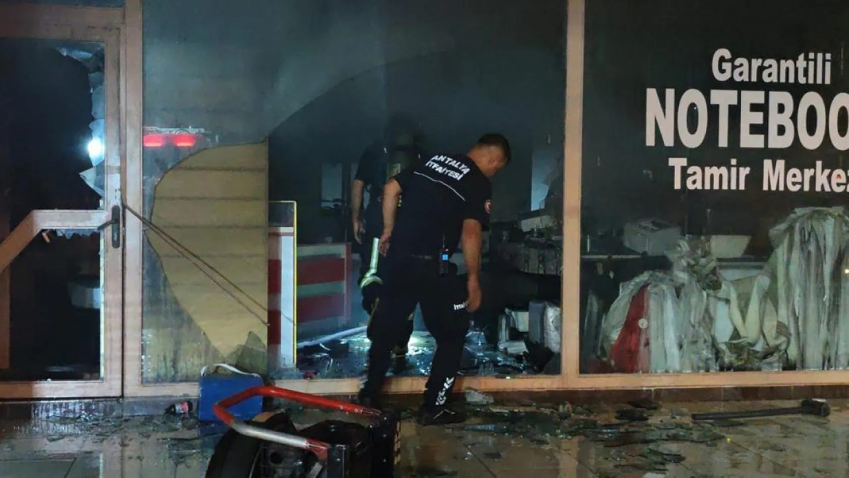 Ekmek teknesinin yandığını görünce gözyaşlarına boğuldu