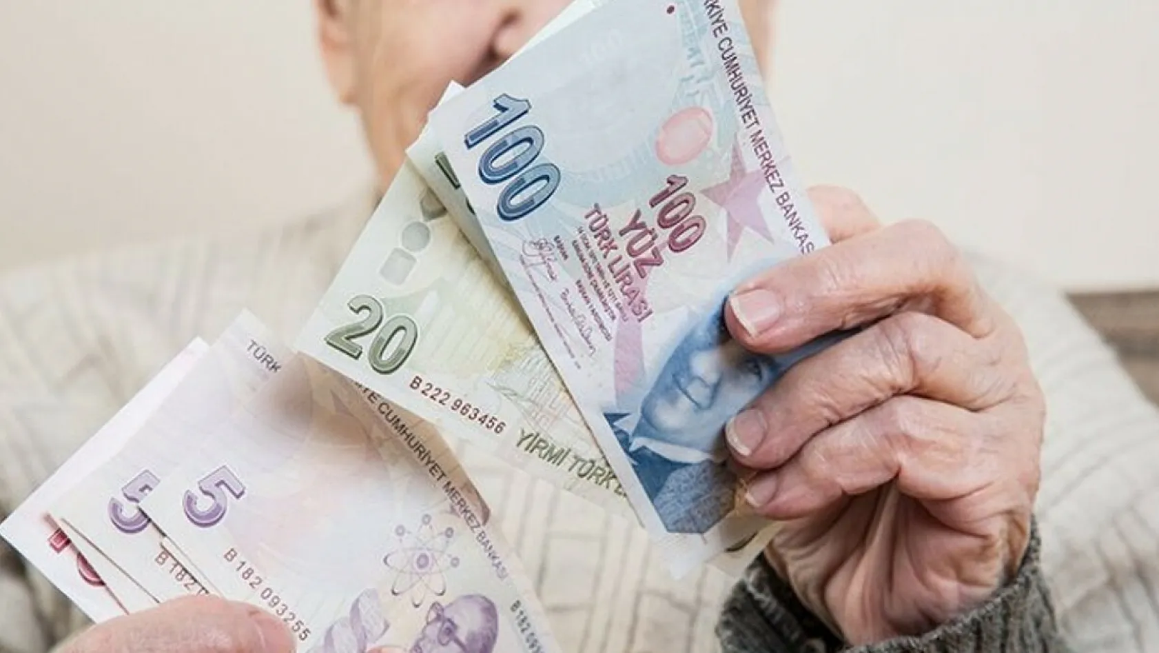 Emekli'ye Kasım'da 18 Bin Lira Müjdesi Gerçek mi? Hesaplara yatırılıyor iddiası!