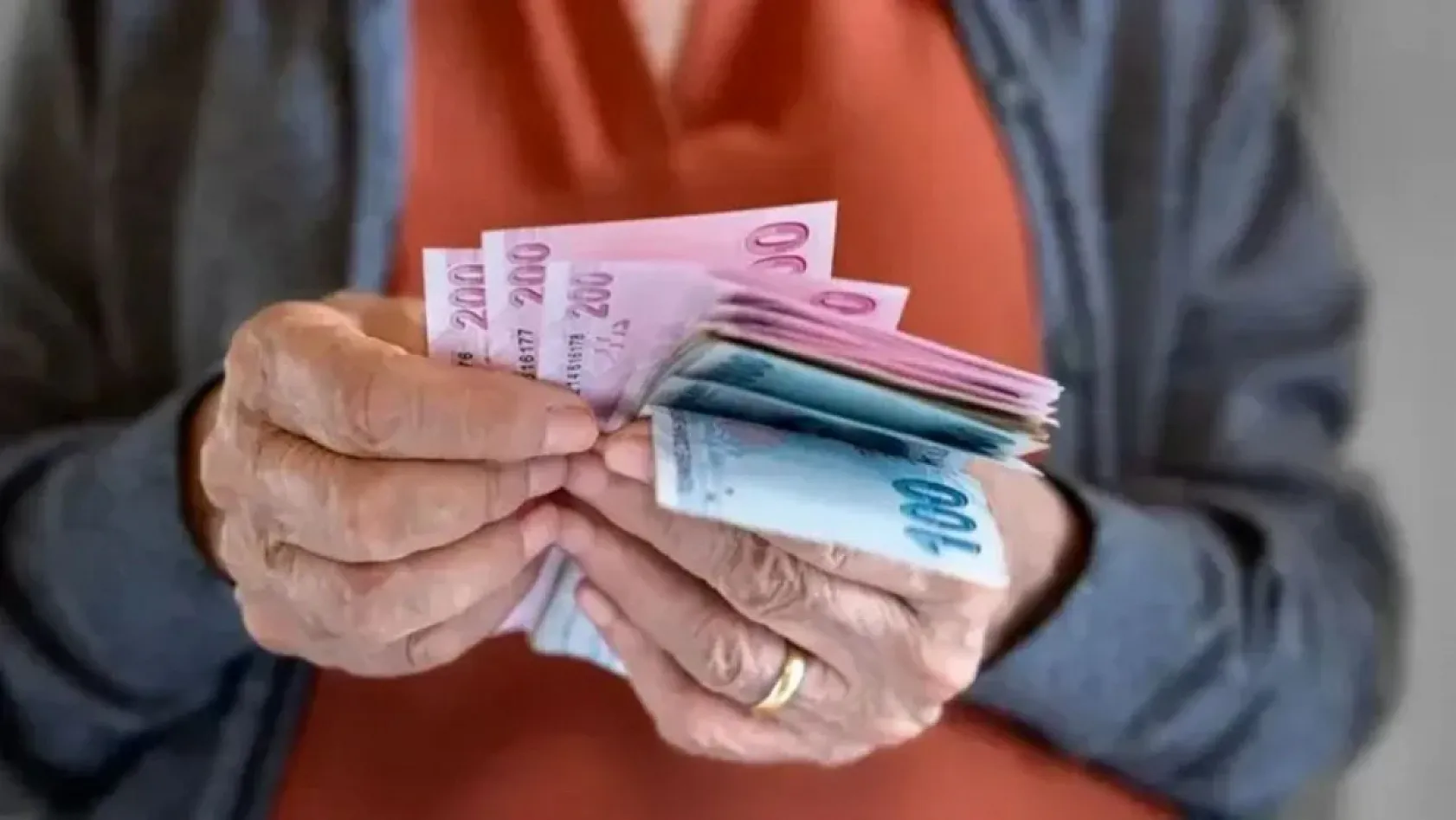 Emekli bayram ikramiyeleri ne zaman yatacak? İşte 2025 ikramiye ödemeleri tarihi