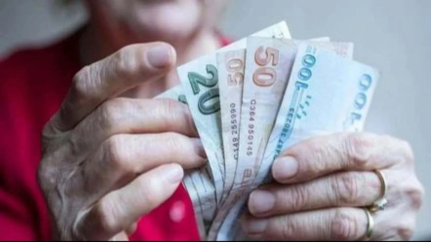 2025 Ocak emekli zam farkı ne zaman alınacak? İşte maaşların yatma tarihi
