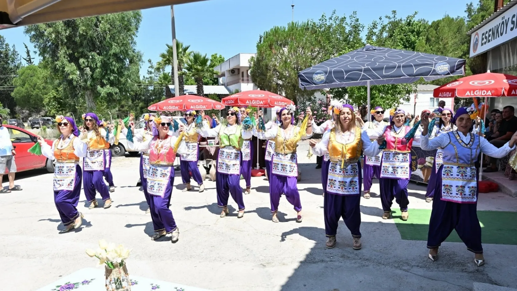 Esenköy'de El Sanatları Sergisi Yoğun İlgi Gördü
