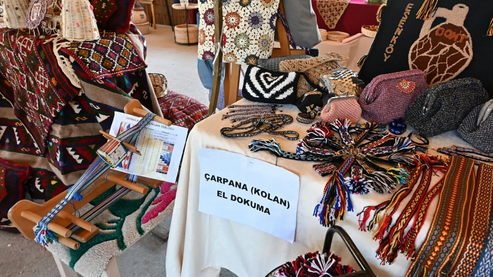 Esenköy'de El Sanatları Sergisi Yoğun İlgi Gördü