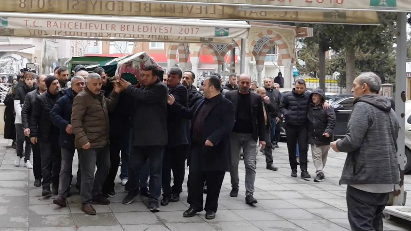 Eşi tarafından öldürülüp yakılmak istenen Semanur son yolculuğuna uğurlandı
