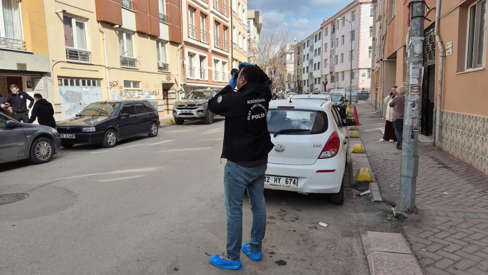 Eskişehir'de 4'üncü kattan düşen öğrenci ağır yaralandı