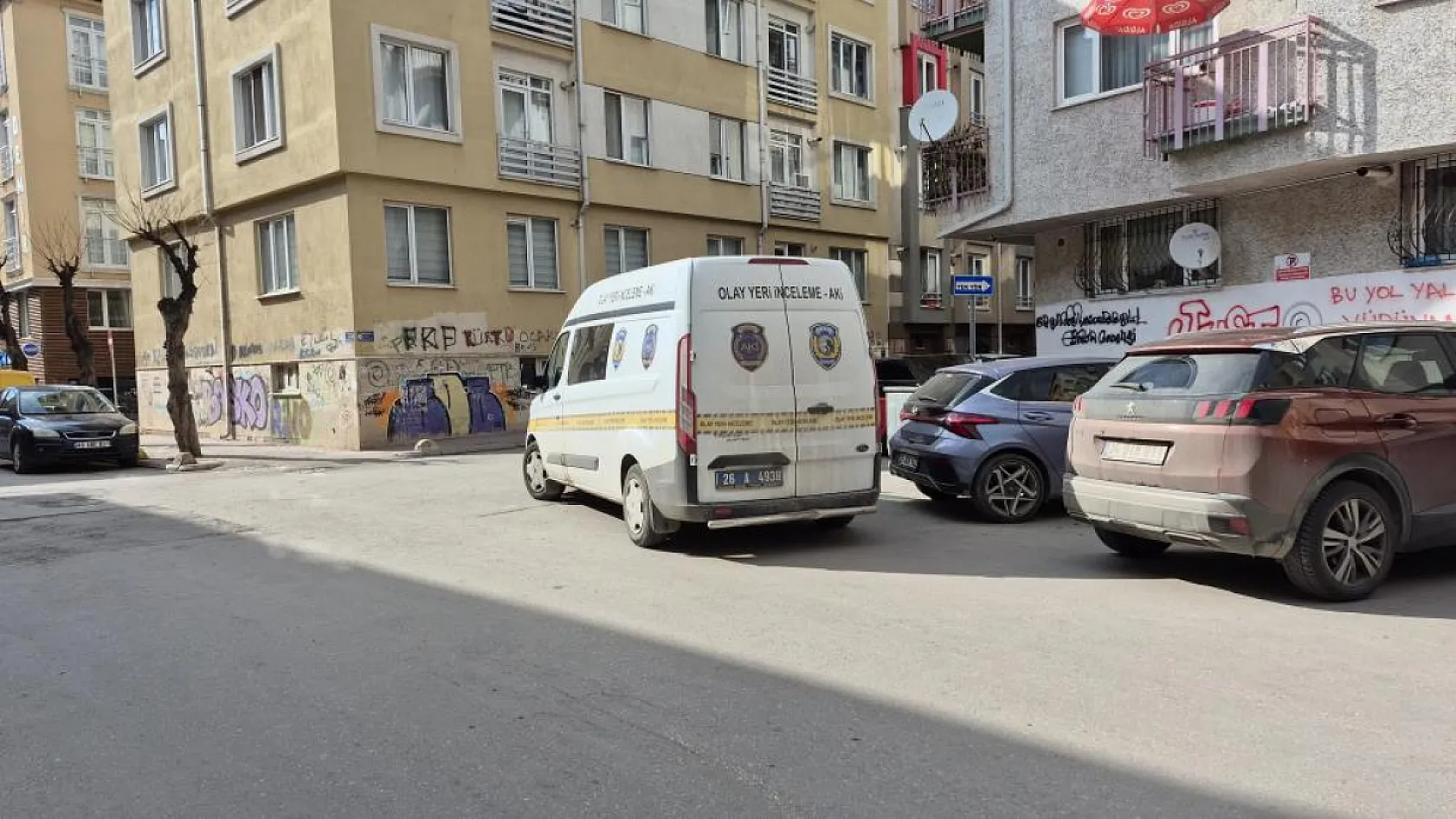 Eskişehir'de 4'üncü kattan düşen öğrenci ağır yaralandı