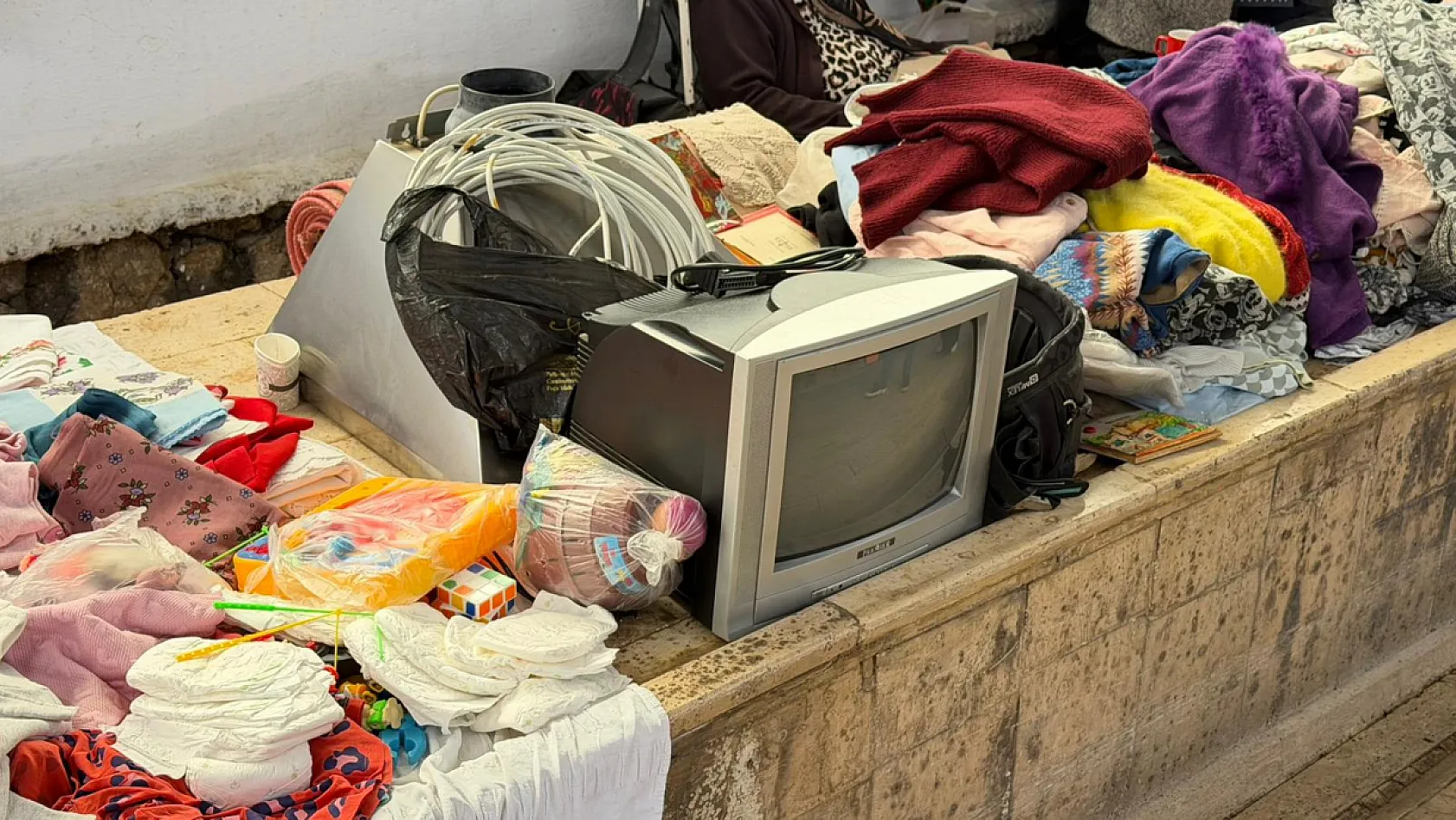 Evlerden çıkıp pazara, pazardan yeni sahiplerine: Fethiye ikinci el pazarı