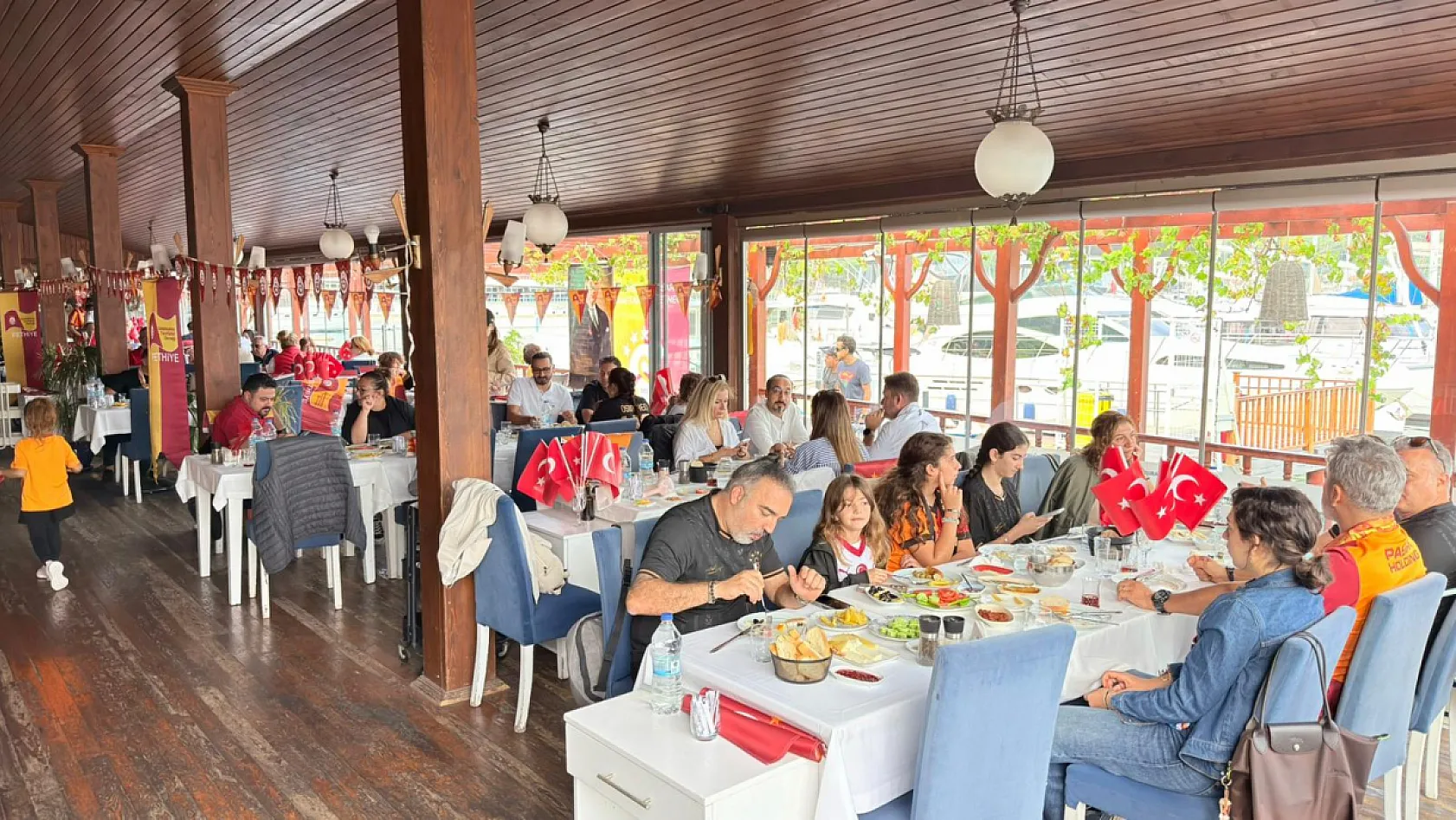 Fethiye Galatasaray Taraftarları Derneği'nden Geleneksel Cumhuriyet Kahvaltısı