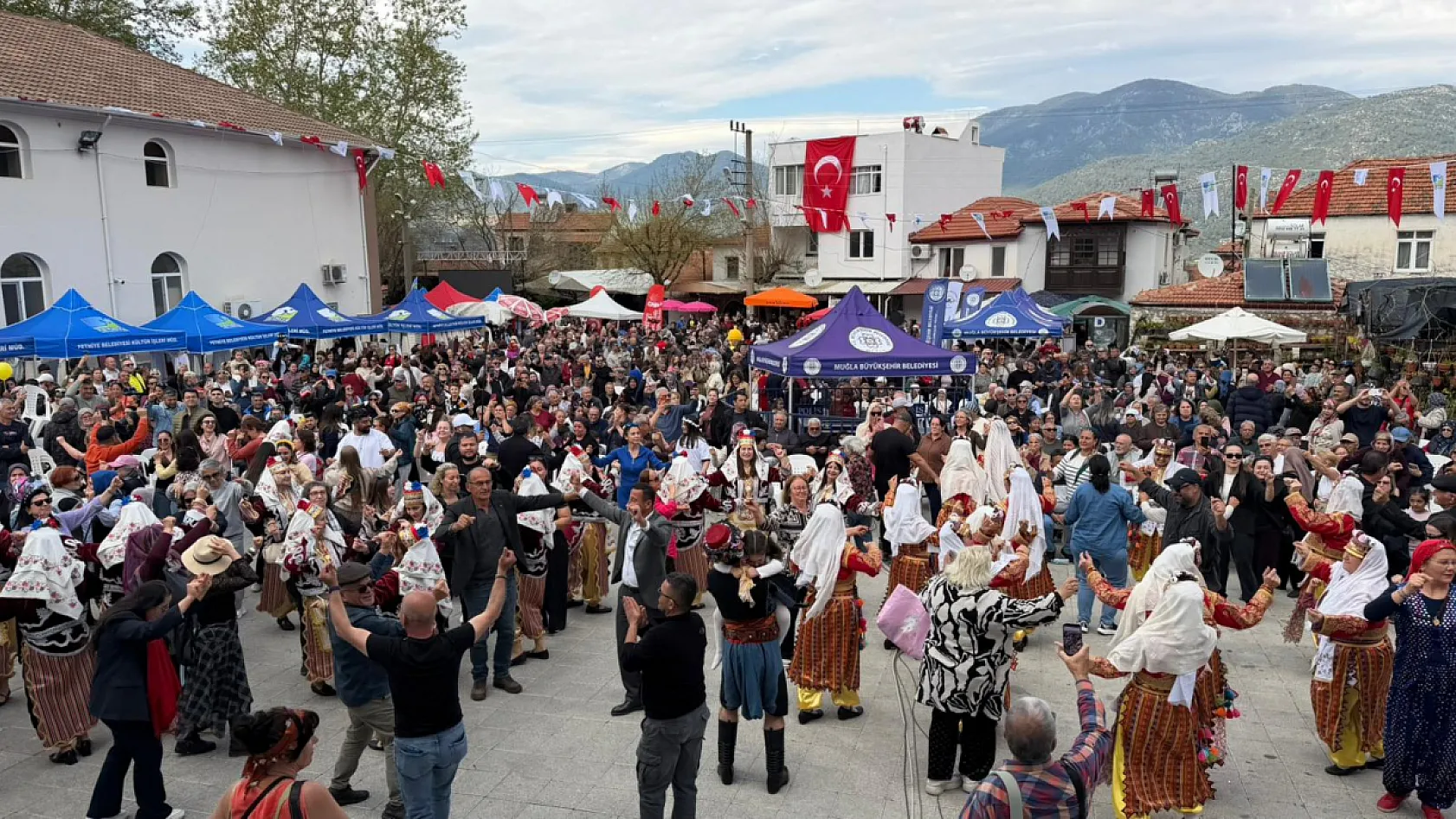 Fethiye'deki Festivale Kaş'tan Geldiler