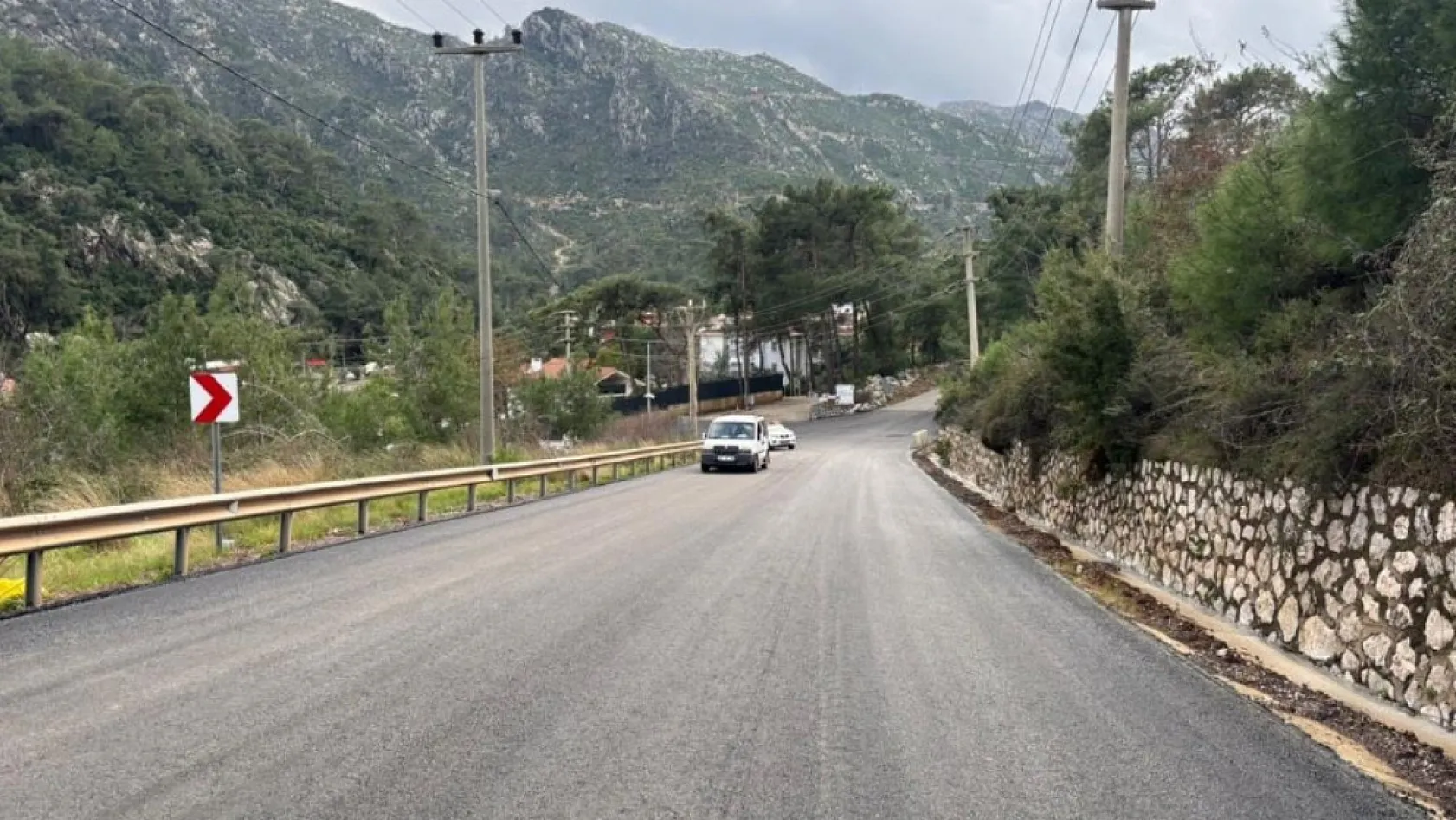 Muğla Büyükşehir İçmeler, Asparan, Turunç yol ayrımını yeniledi